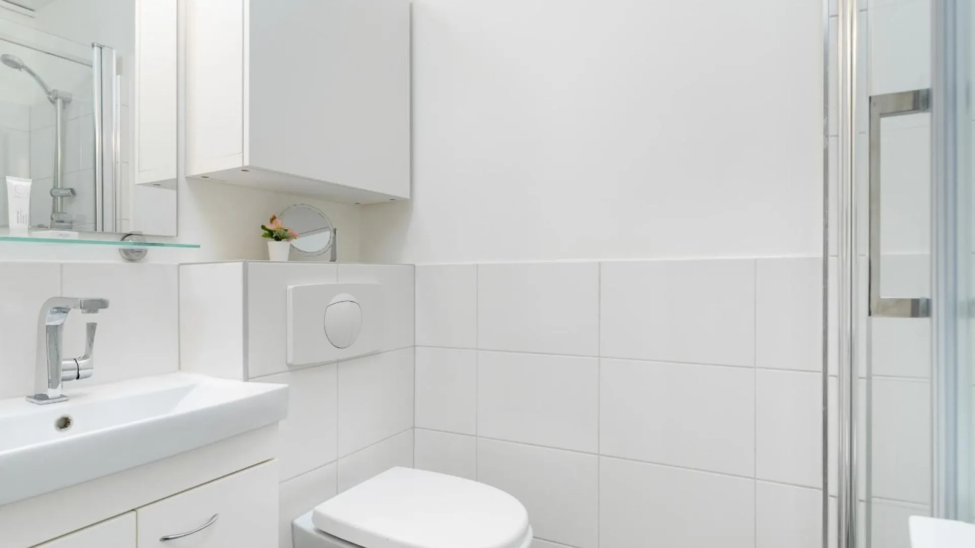 Bukowska Elegancki Apartament Z 1 Sypialnia I Biurkiem By Noclegi Renters Poznań